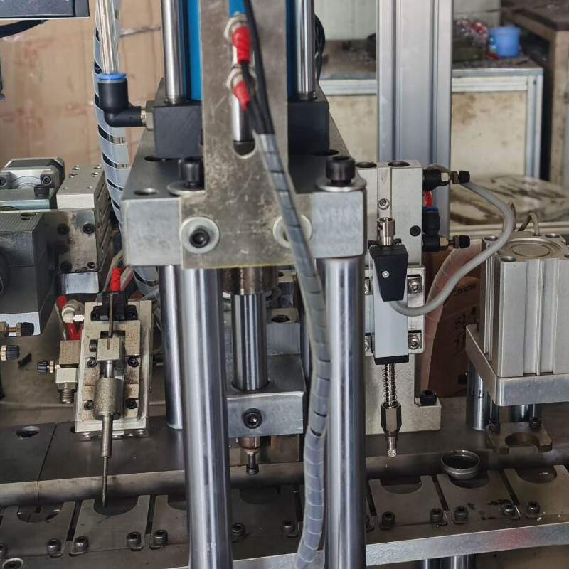 KTR自復位式直線位移傳感器用于油封自動化測量